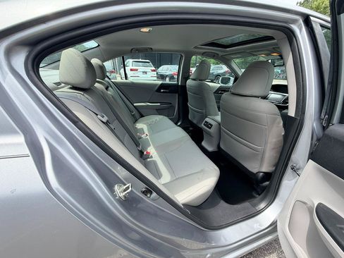 Used 2017 Honda Accord EX-L image 12