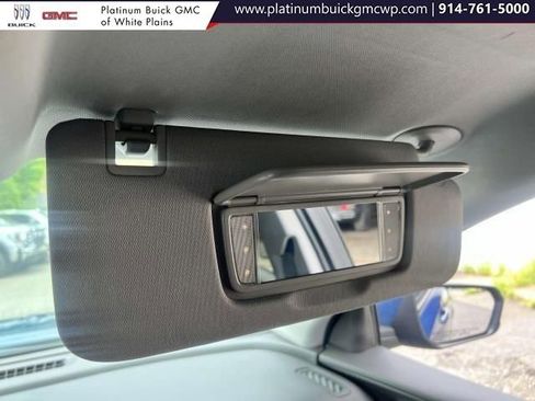 Used 2024 GMC Terrain SLE w/ Driver Convenience Package image 28