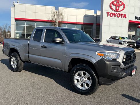 Used 2021 Toyota Tacoma SR image 1