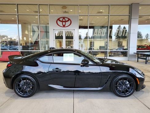 Used 2025 Toyota GR86 Premium image 3