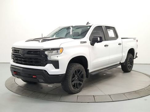 Used 2024 Chevrolet Silverado 1500 LT Trail Boss w/ LT Trail Boss Premium Package image 3