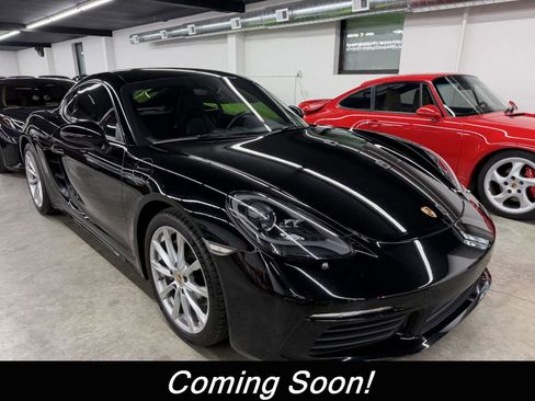 Used 2018 Porsche 718 Cayman RWD image 1