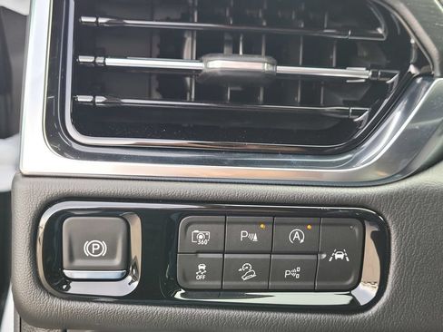 New 2026 GMC Yukon XL Denali w/ Denali Reserve Package AWD/4WD image 24