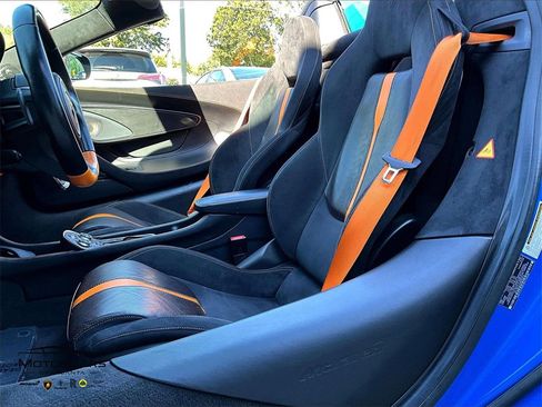 Used 2019 McLaren 570S Spider image 21