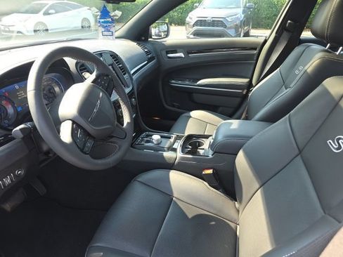 Used 2022 Chrysler 300 S w/ Comfort Group RWD image 13