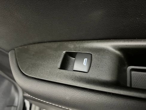Used 2025 Chevrolet Blazer LT FWD image 25