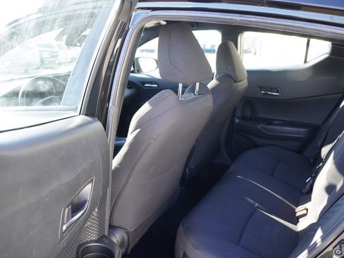 Used 2018 Toyota C-HR XLE image 16