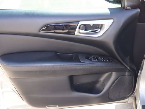 Used 2020 Nissan Pathfinder SV FWD image 20