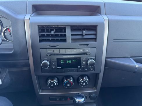 Used 2012 Jeep Liberty Sport image 15
