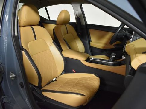 Certified 2024 Nissan Sentra SV w/ SV Premium Package FWD image 34