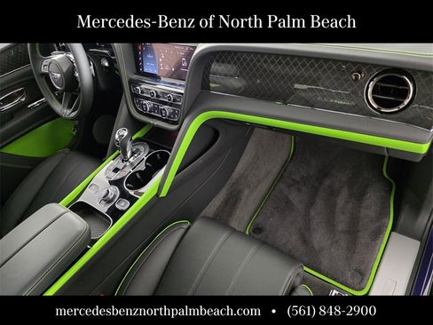 Used 2025 Bentley Bentayga image 32
