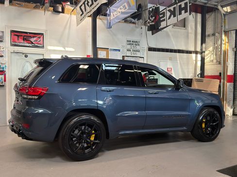 Used 2021 Jeep Grand Cherokee Trackhawk AWD/4WD image 3