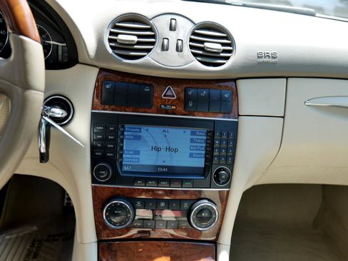 Used 2007 Mercedes-Benz CLK 350 2dr Coupe 3.5L image 22