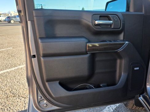 Used 2021 Chevrolet Silverado 1500 LT Trail Boss w/ LT Trail Boss Premium Package image 15