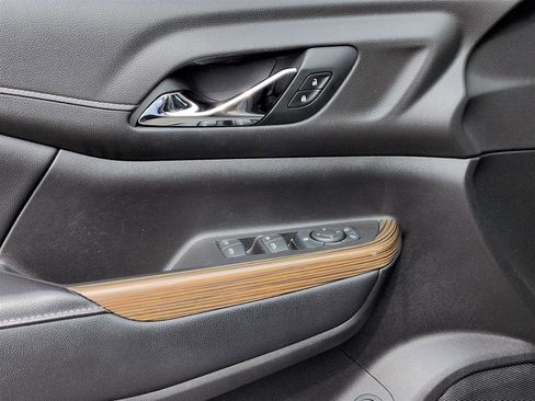 Used 2019 GMC Acadia SLE w/ Driver Alert Package I image 13