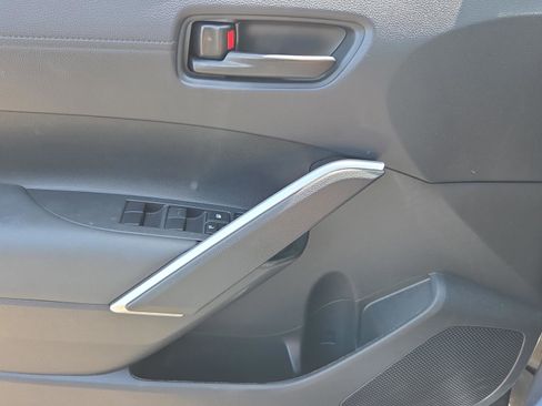 Used 2022 Toyota Corolla Cross LE FWD image 16