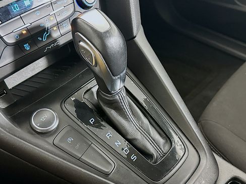 Used 2016 Ford Focus SE FWD image 24
