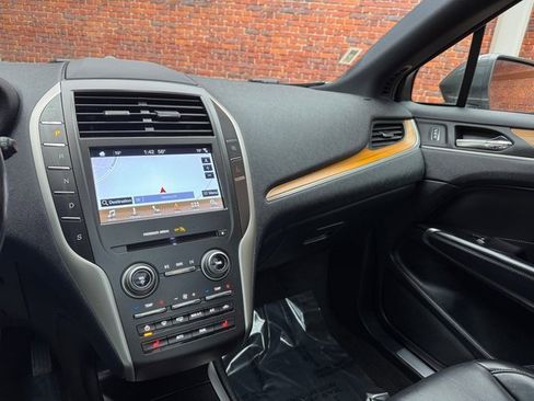 Used 2019 Lincoln MKC Select w/ Select Plus Package image 17