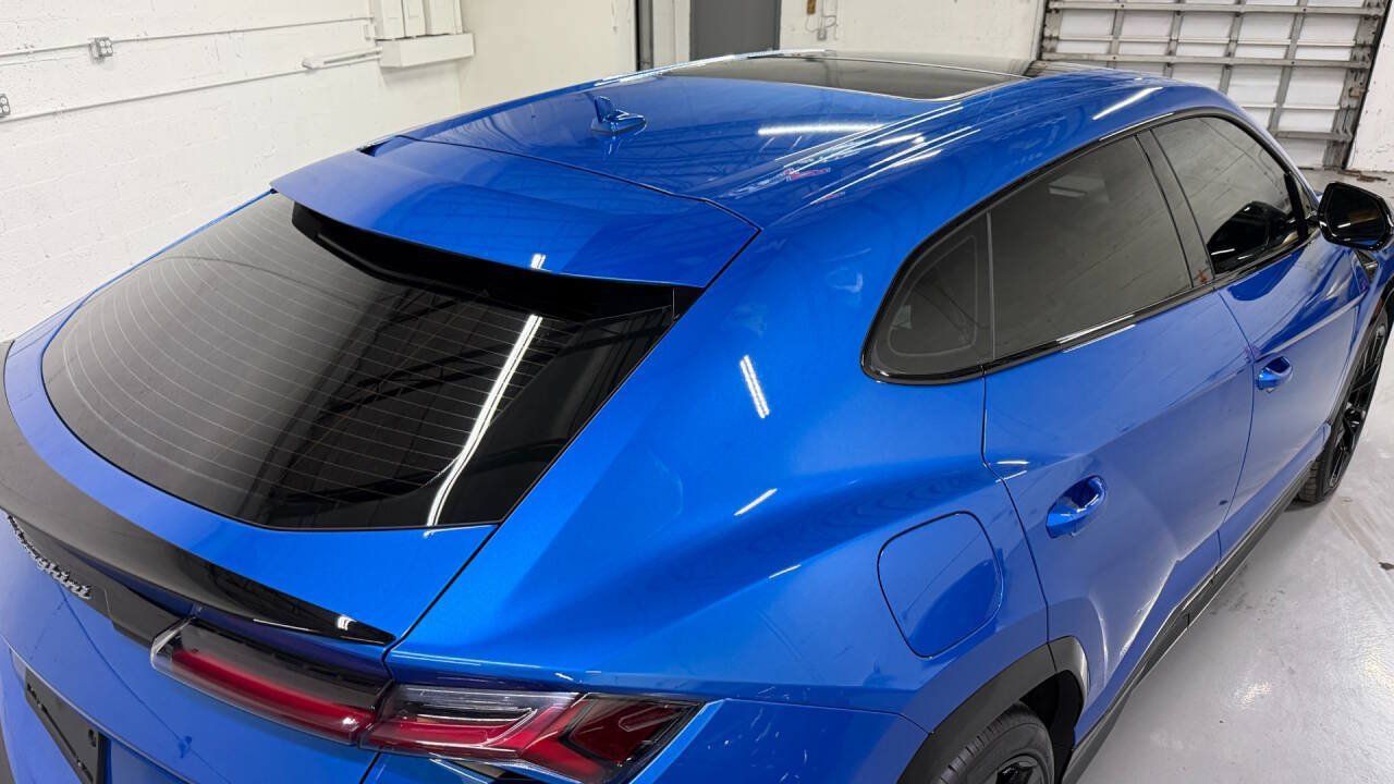 Used 2021 Lamborghini Urus AWD/4WD image 11
