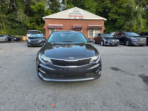 Used 2017 Kia Optima LX FWD image 2