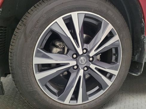 Used 2020 Nissan Pathfinder Platinum FWD image 31