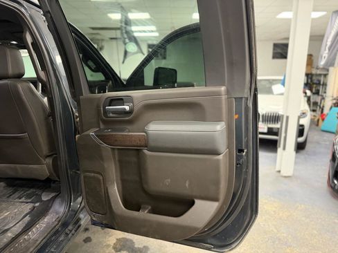 Used 2022 GMC Sierra 3500 Denali w/ Denali Ultimate Package AWD/4WD image 40