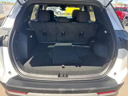 Used 2025 Chevrolet Equinox LT w/ Safety and Technology Package FWD image 22