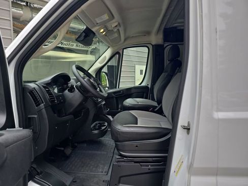 Used 2025 RAM ProMaster 2500 w/ Convenience Group FWD image 14
