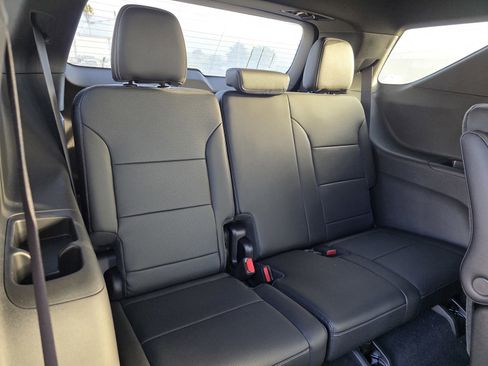 New 2025 Chevrolet Traverse LT w/ Driver Confidence Package image 13