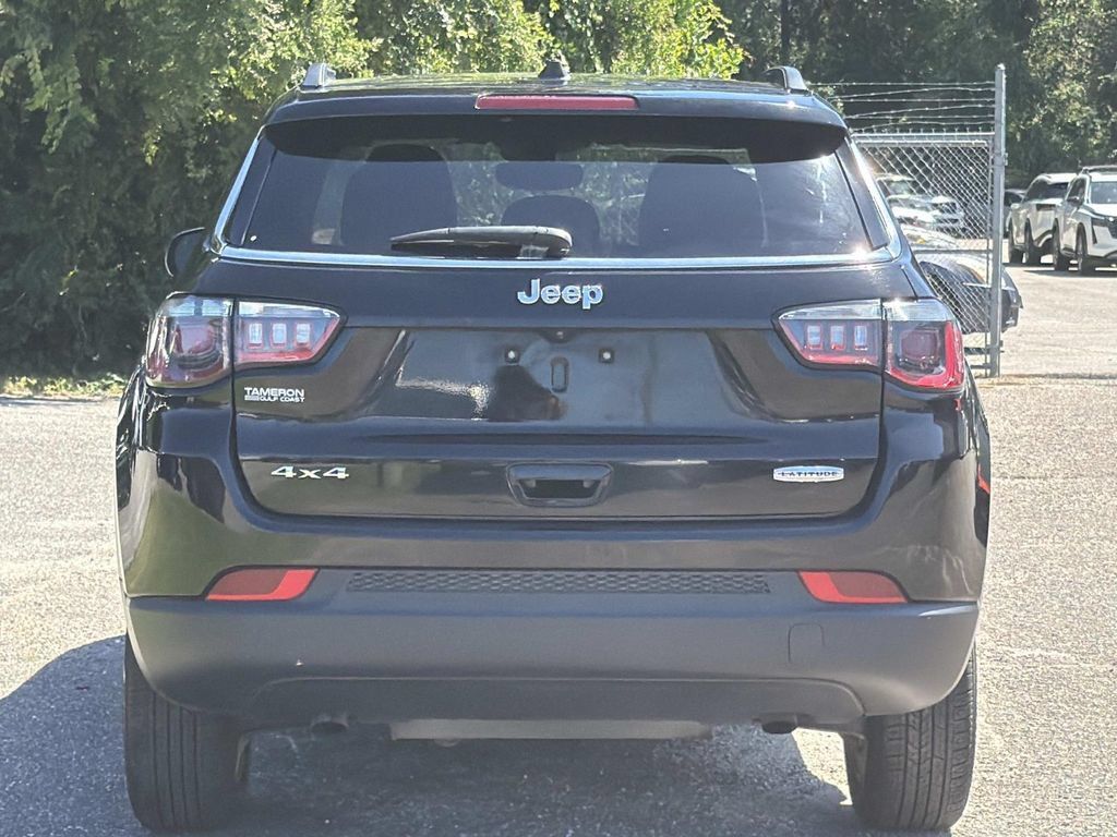 Used 2024 Jeep Compass Latitude AWD/4WD image 5
