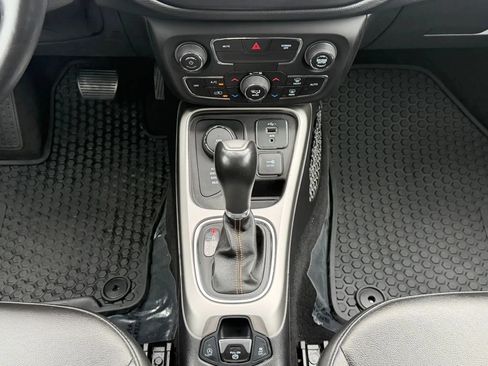 Used 2019 Jeep Compass Latitude w/ Popular Equipment Group AWD/4WD image 38