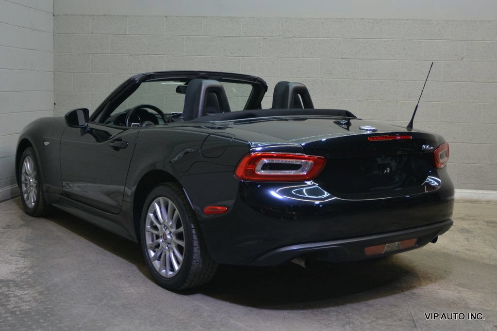 Used 2018 FIAT 124 Spider Classica w/ Technology & Siriusxm Group RWD image 5