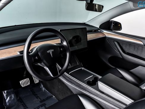 Used 2024 Tesla Model Y Performance image 15