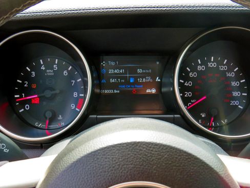 Used 2016 Ford Mustang Shelby GT350 w/ Technology Package image 23