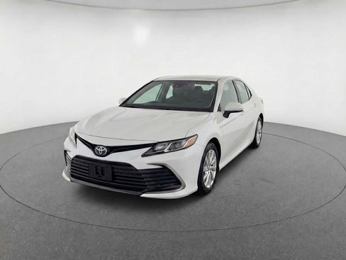 Used 2024 Toyota Camry LE image 1