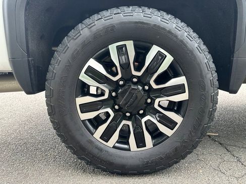 Used 2025 GMC Sierra 2500 Denali Ultimate AWD/4WD image 8