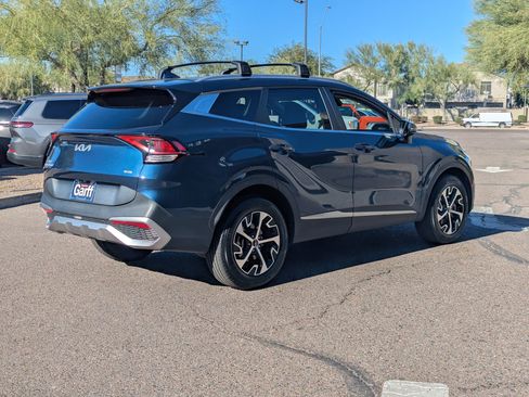 Used 2023 Kia Sportage EX image 3