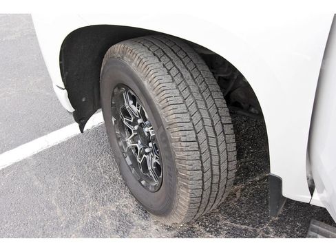 Used 2022 Chevrolet Silverado 1500 High Country w/ Technology Package AWD/4WD image 33