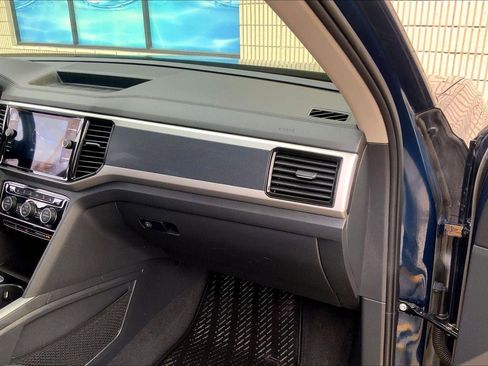 Used 2023 Volkswagen Atlas SEL Premium image 16