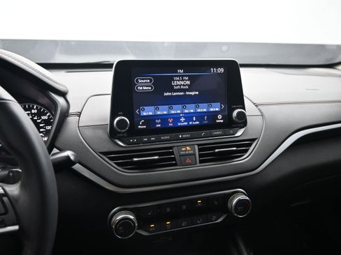 Used 2021 Nissan Altima 2.5 SR w/ SR Premium Package FWD image 13