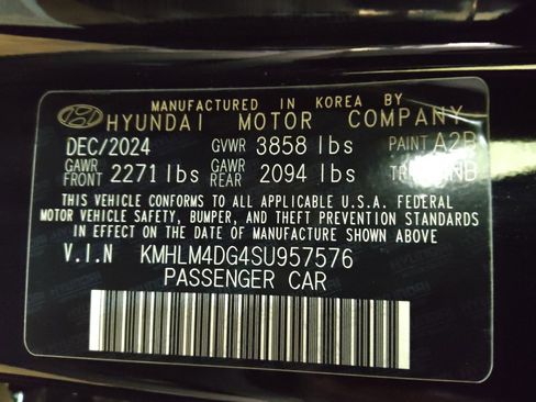 Used 2025 Hyundai Elantra Sport FWD image 33