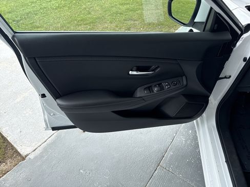 Used 2025 Nissan Sentra SV FWD image 13