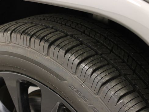 Used 2020 Jeep Grand Cherokee Altitude RWD image 11