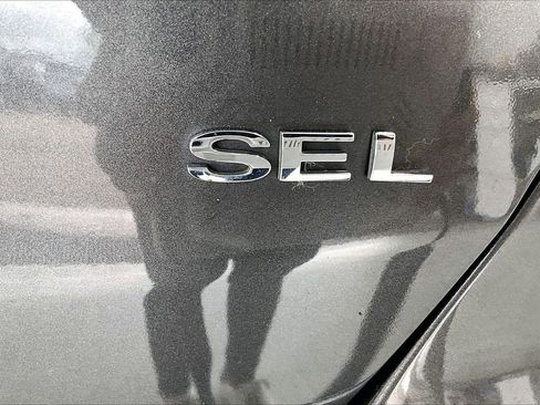 Used 2018 Ford Focus SEL image 7