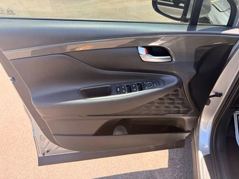 Used 2022 Hyundai Santa Fe SEL FWD image 3