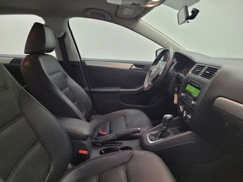 Used 2013 Volkswagen Jetta SE FWD image 21