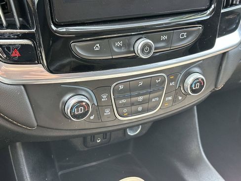 Certified 2020 Chevrolet Traverse LT FWD image 29