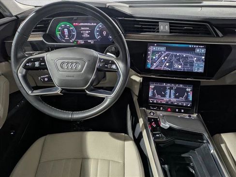 Used 2024 Audi Q8 e-tron Premium Plus w/ Premium Plus Package image 23