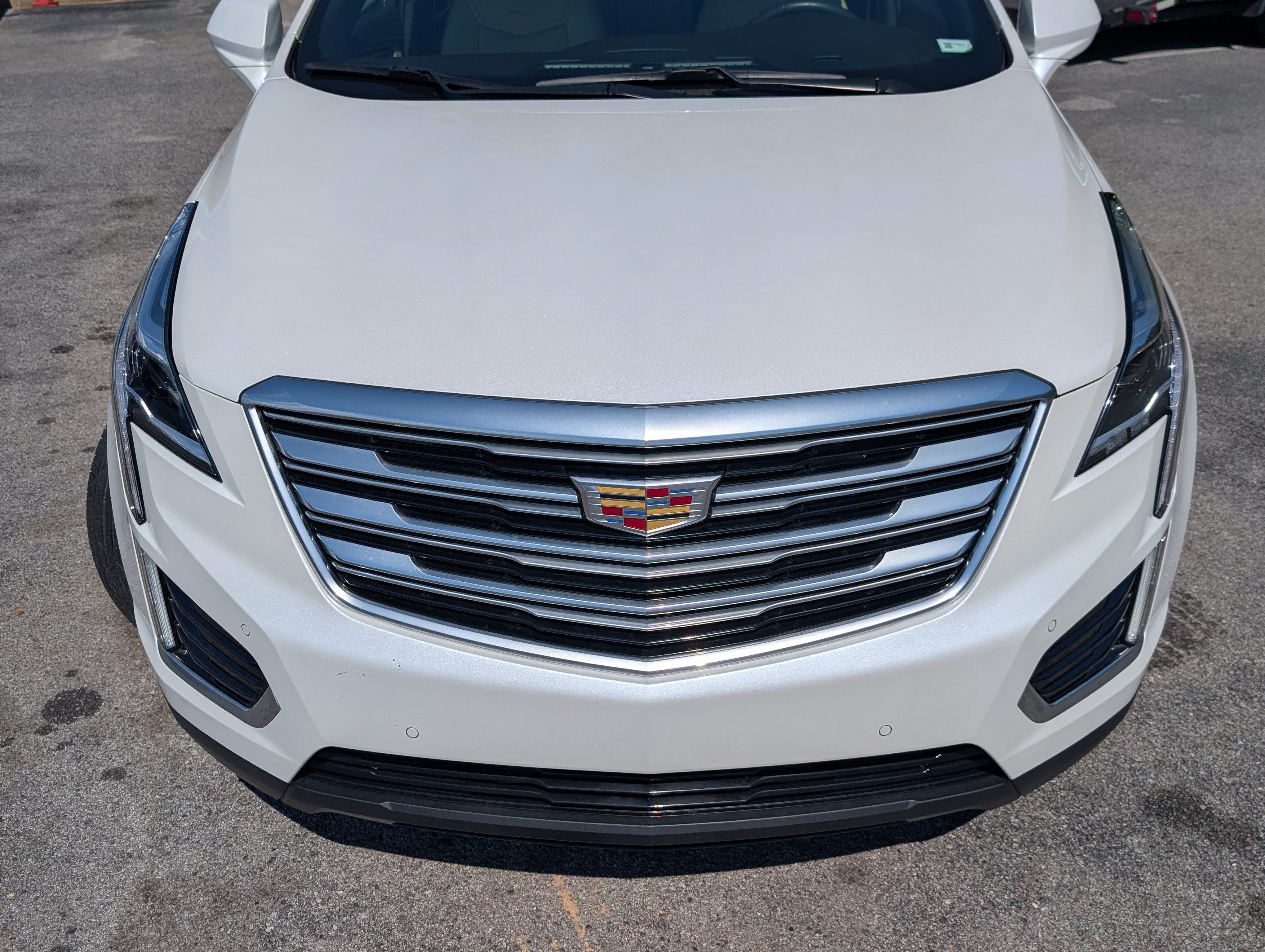 Used 2018 Cadillac XT5 Premium Luxury w/ LPO, Wheel Lock Package FWD image 12