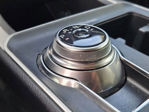 Used 2024 Ford Edge SE w/ Black Appearance Package image 13